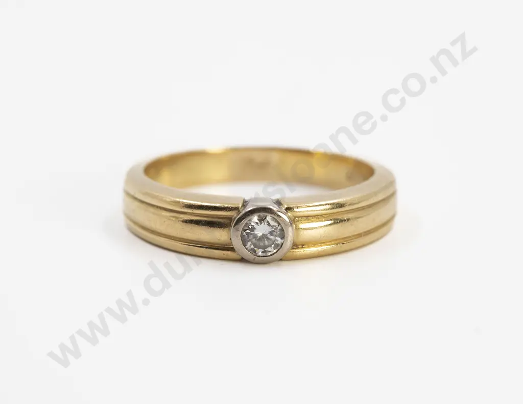 18ct Yellow & White Gold Solitaire Diamond Band Image 1++