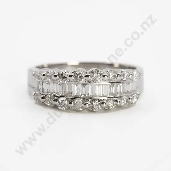18ct White Gold 30stone Diamond Fancy Band Ring