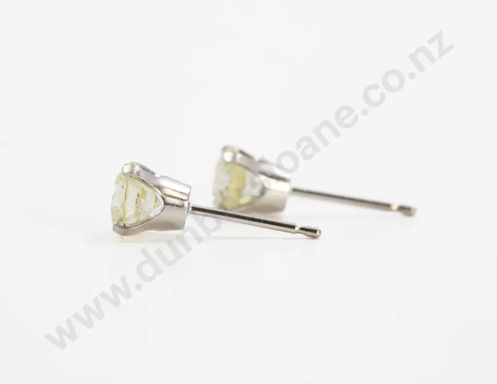 14ct White Gold Diamond Stud Earrings Image 1++