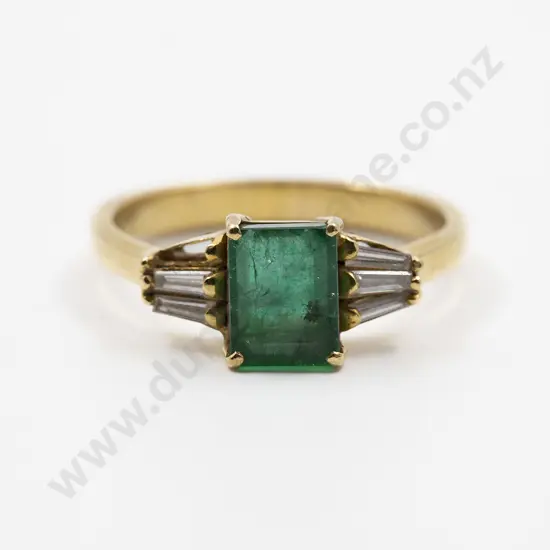 18ct Single Emerald Ring