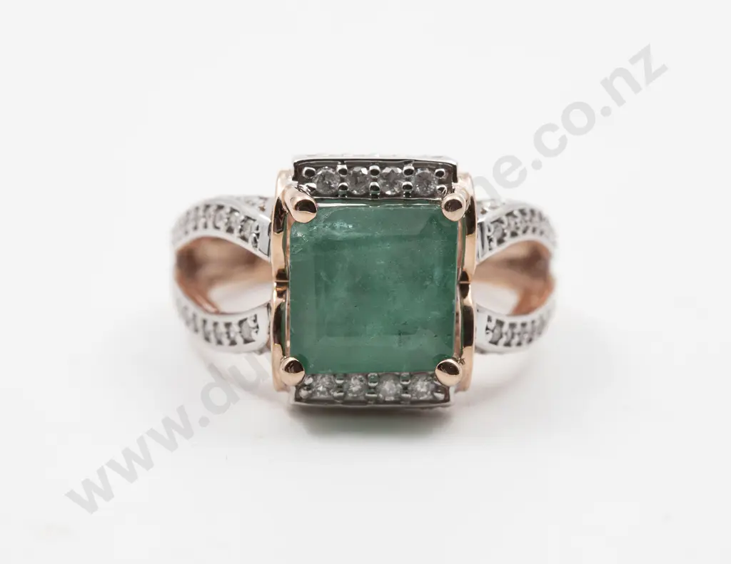 14ct 101stone Emerald and Diamond Cluster Ring Image 1++