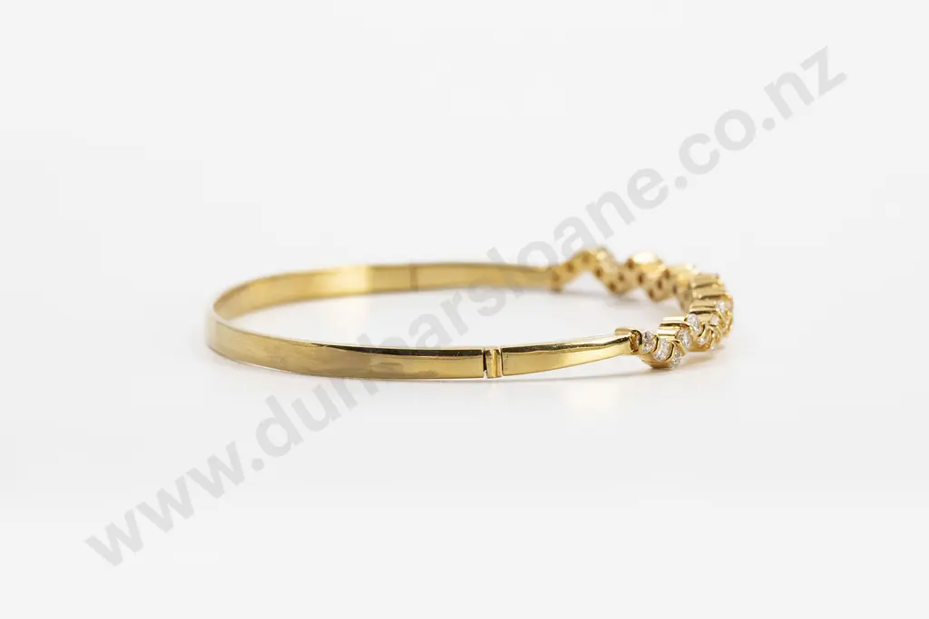 18ct 31stone Diamond Hinged Snap Bangle Image 1++