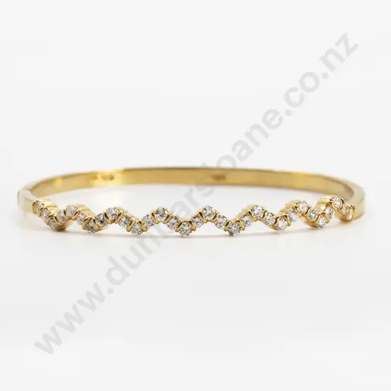 18ct 31stone Diamond Hinged Snap Bangle
