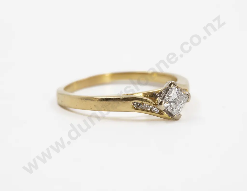 18ct Solitaire Diamond Ring Image 1++