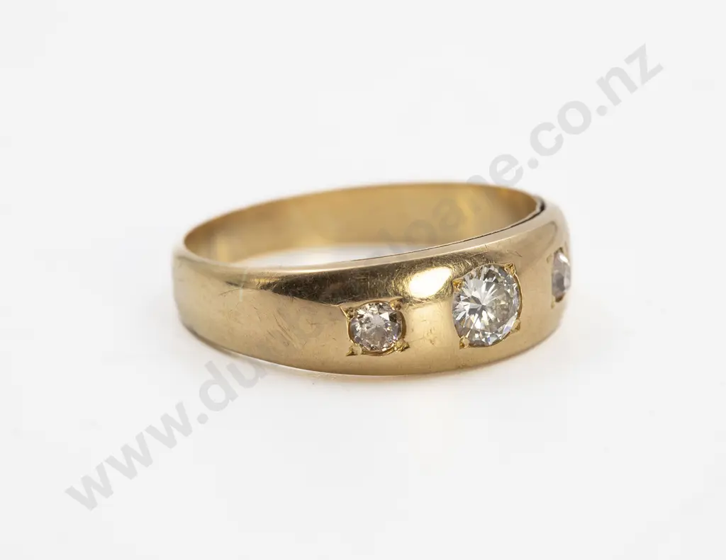18ct Three Stone Diamond Band Ring Image 1++