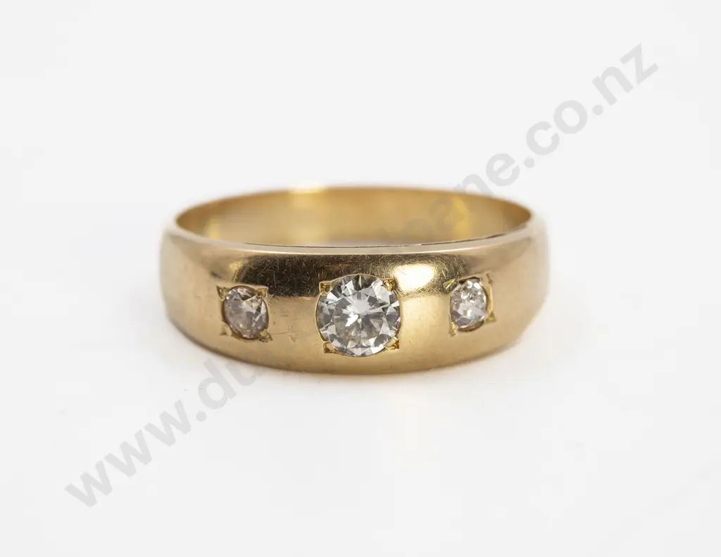 18ct Three Stone Diamond Band Ring Image 1++