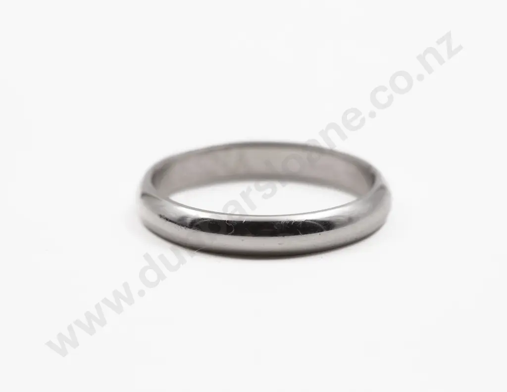 14ct White Gold Plain Wedding Band Image 1++