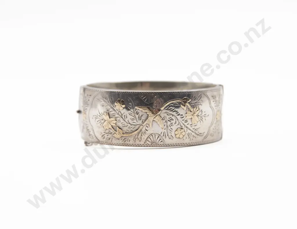 Wide S/S Hinged Snap Bangle Image 1++