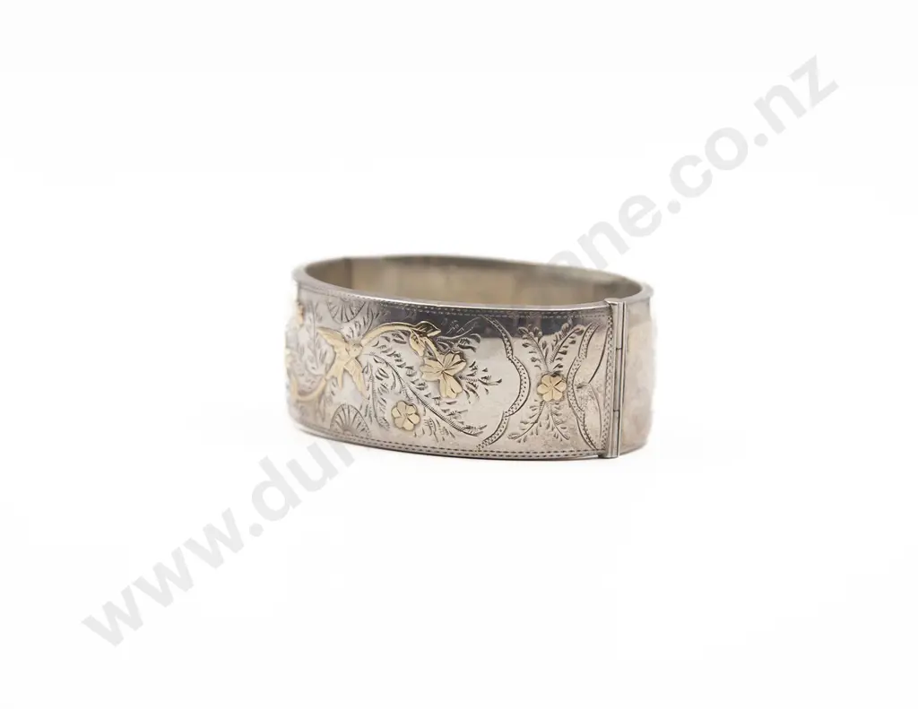 Wide S/S Hinged Snap Bangle Image 1++