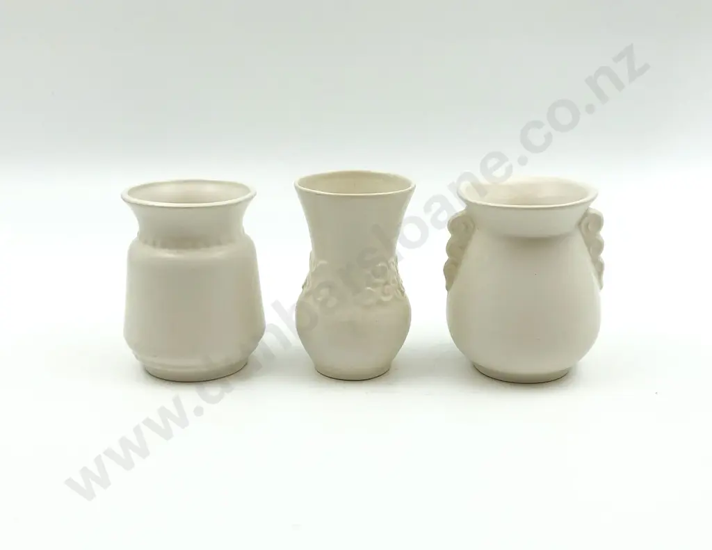 Three Small Crown Lynn Posy Vases Image 1++