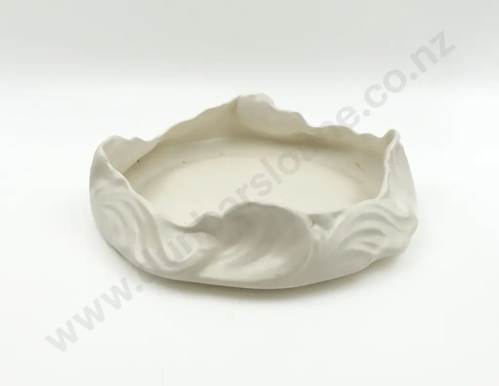 Large Crown Lynn Leaf Form Float Bowl Image 1++