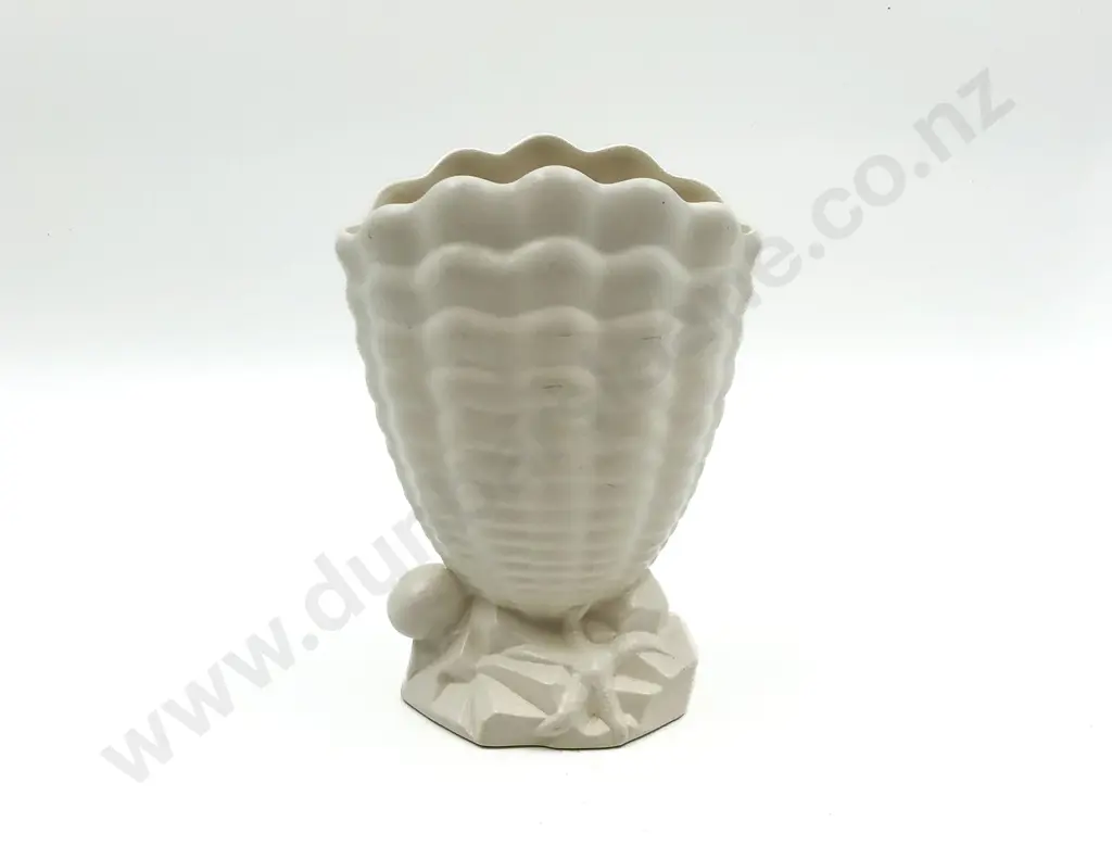 Crown Lynn Shell Vase Image 1++