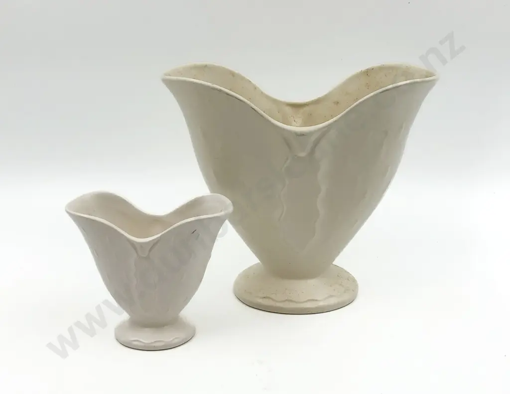 Two Crown Lynn Vases Image 1++