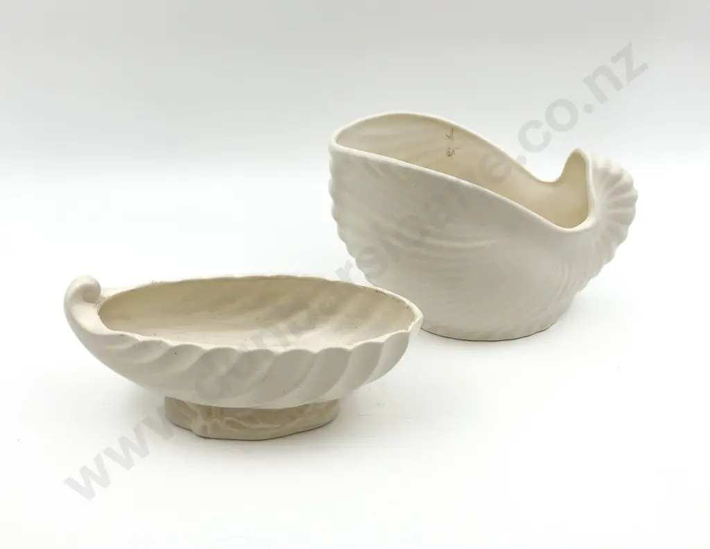 Two Crown Lynn Shell Vases Image 1++