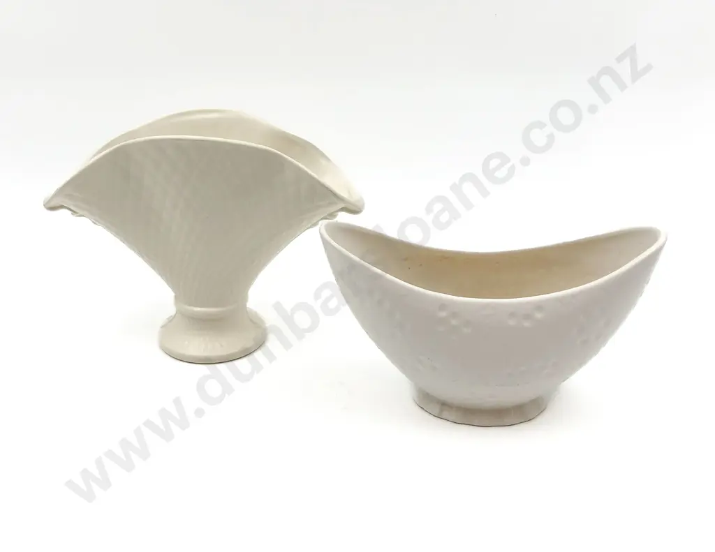 Two Crown Lynn Vases Image 1++