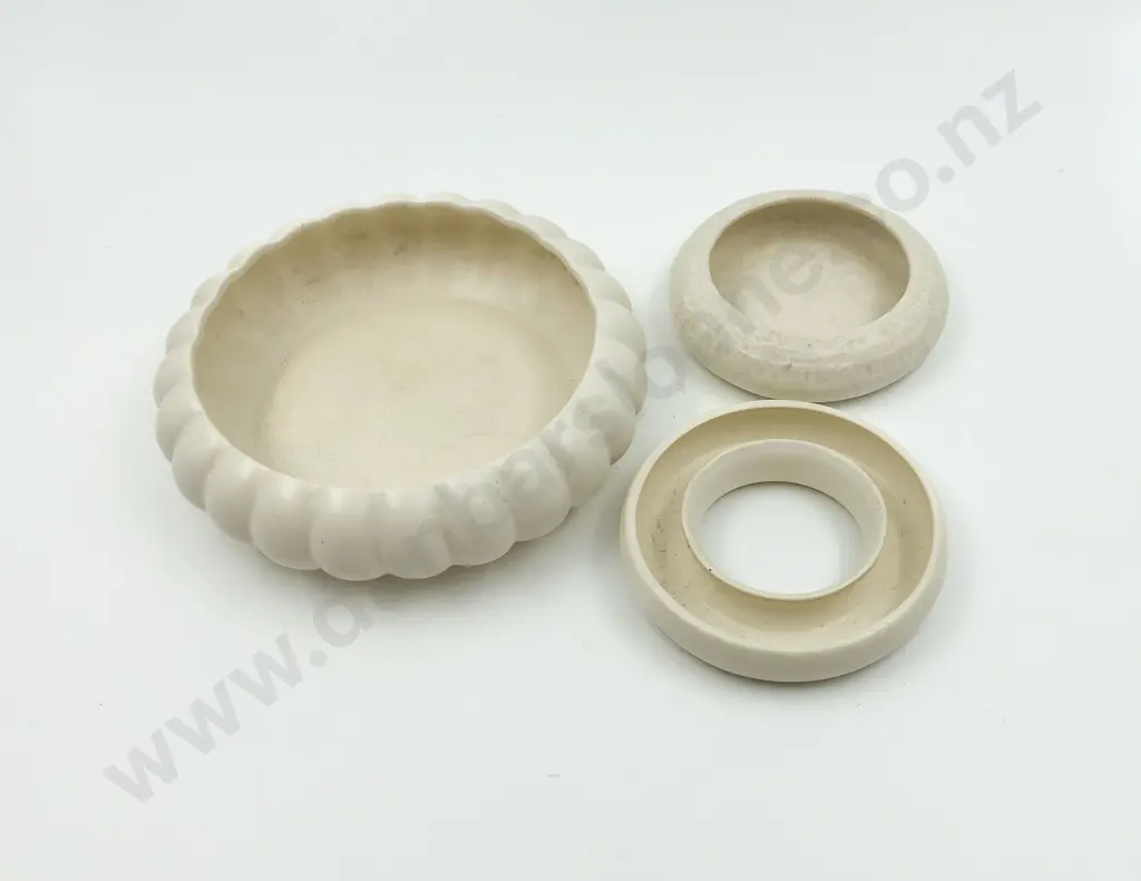 Three Crown Lynn Float Bowls Image 1++