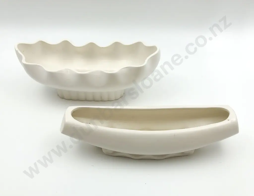 Two Crown Lynn Vases Image 1++