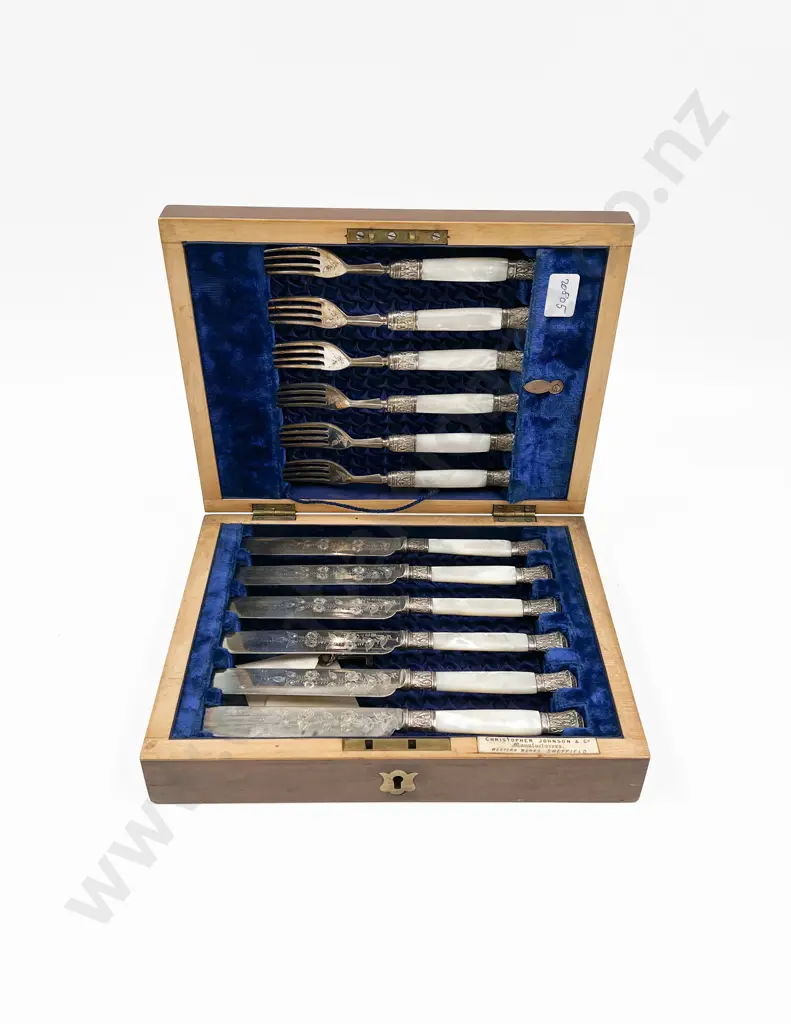 Boxed MOP Handled Cutlery Set Image 1++