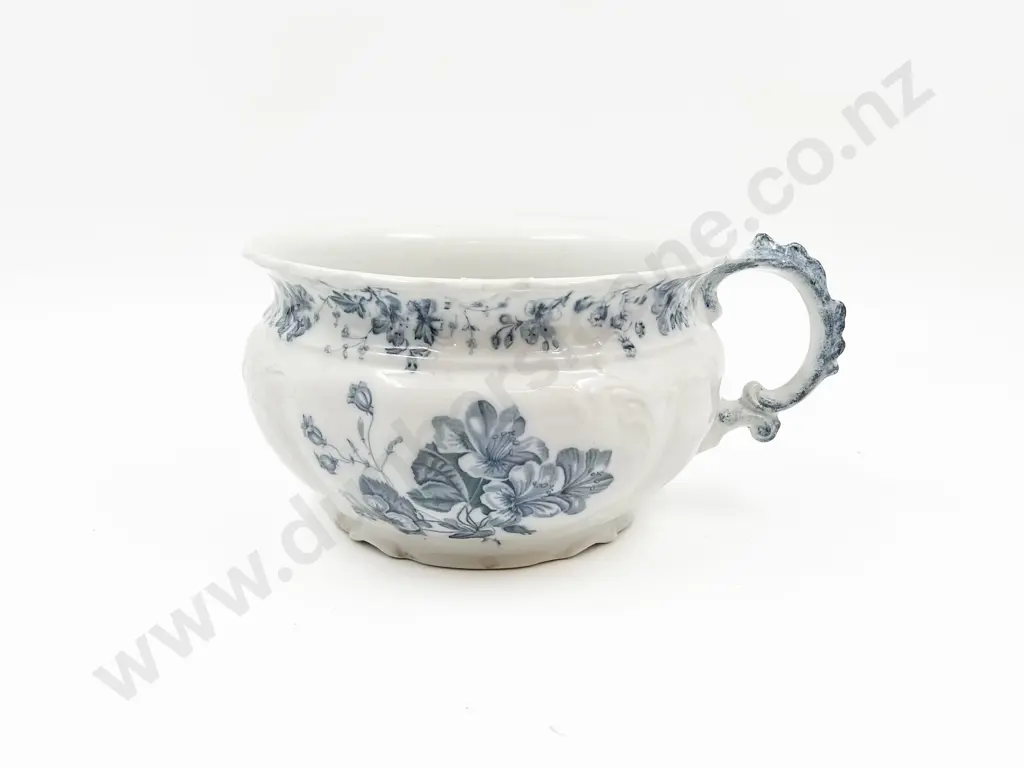Victorian B&W Chamber Pot Image 1++
