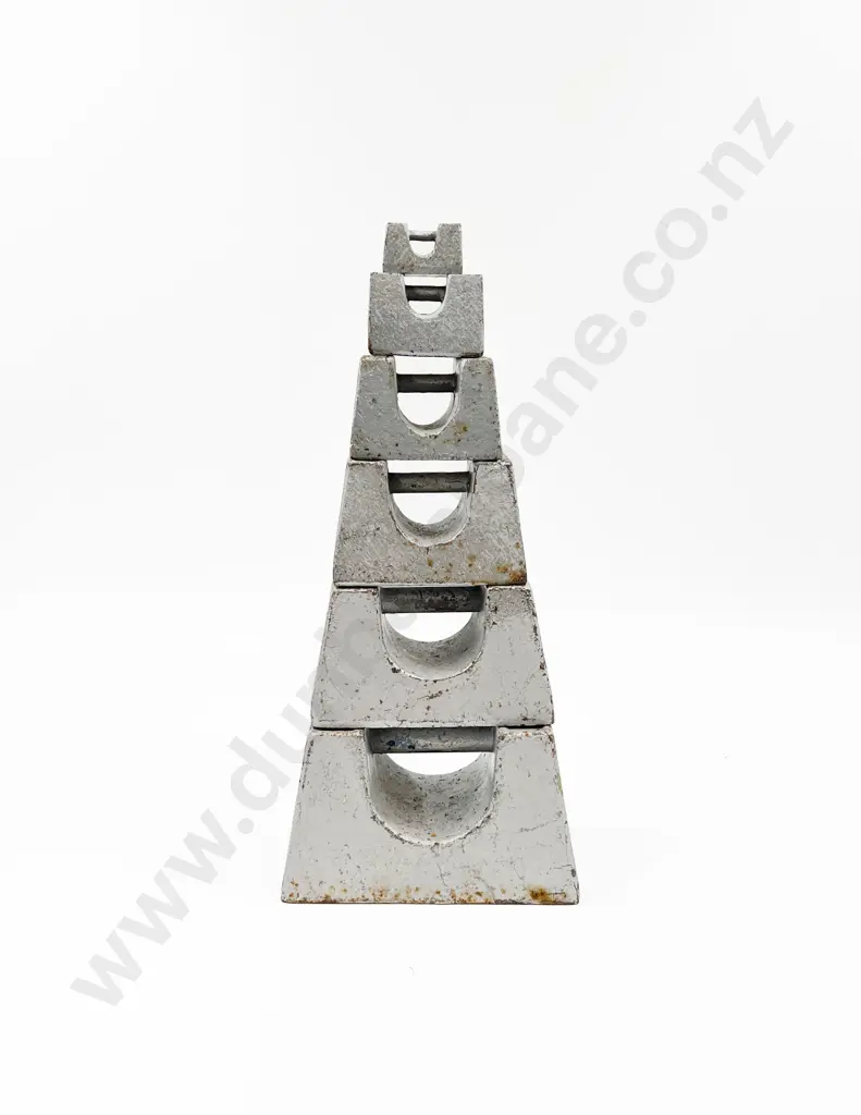 Set of Graduated Cast Metal Weights Image 1++