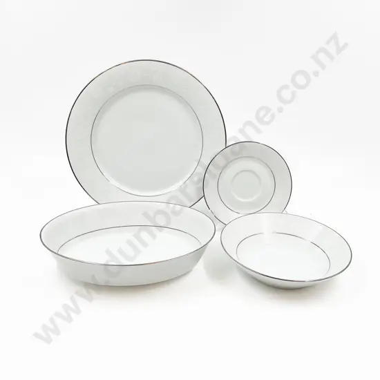 Noritake Part Dinner Set