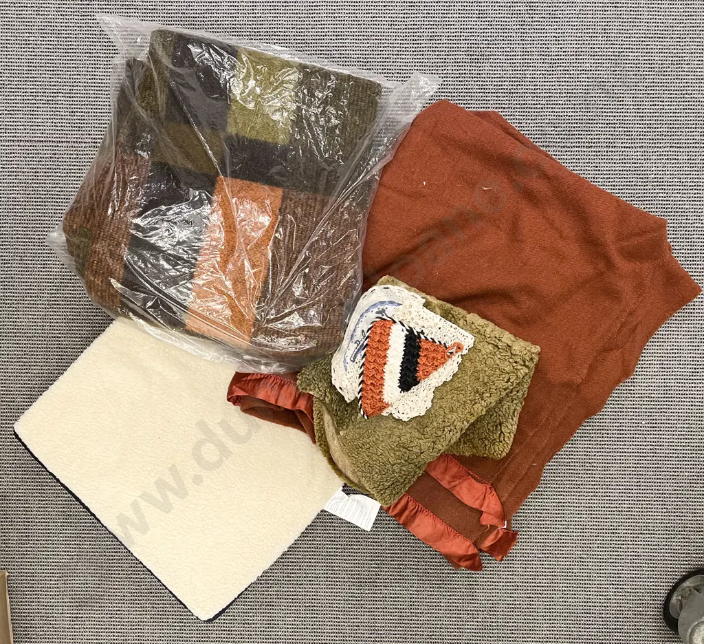 Box of Assorted Blankets etc Image 1++