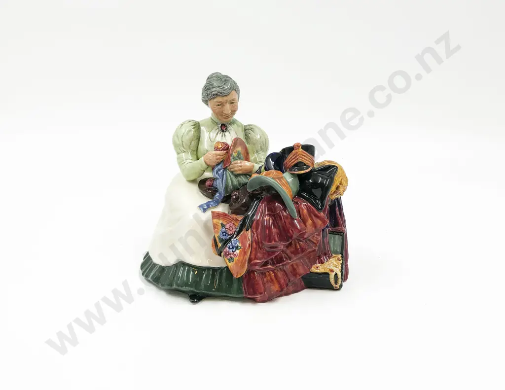 RD Figure "The Wardrobe Mistress" Image 1++