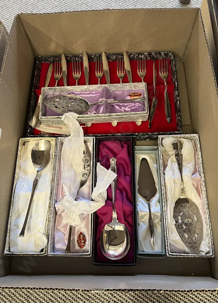 Quantity of Assorted Boxed Cutlery Image 1++