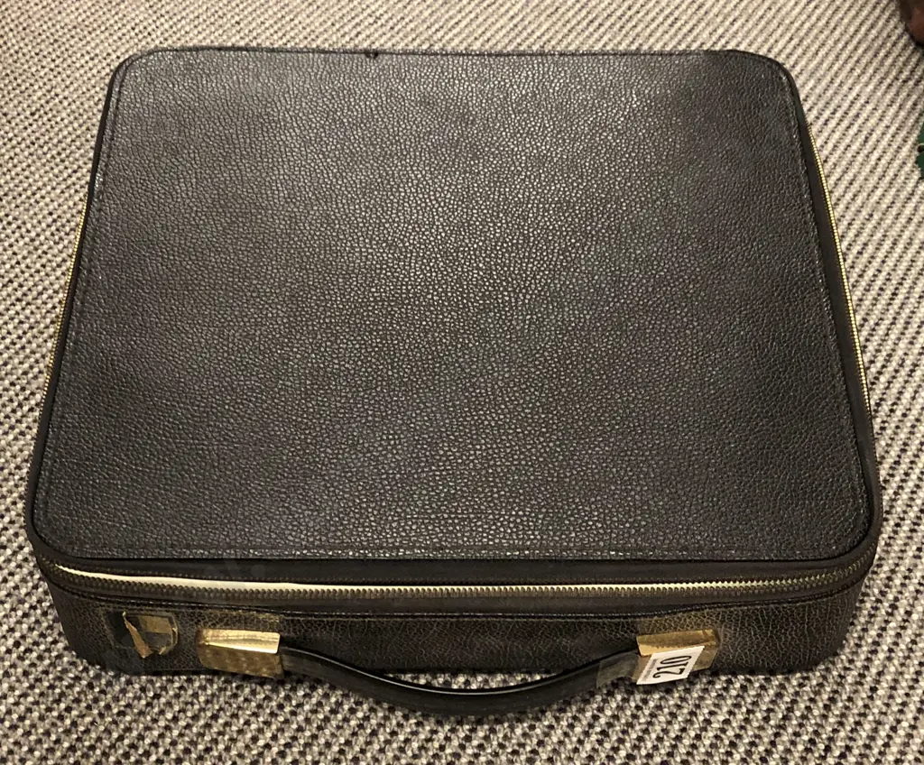 Olympia Typewriter in Case Image 1++