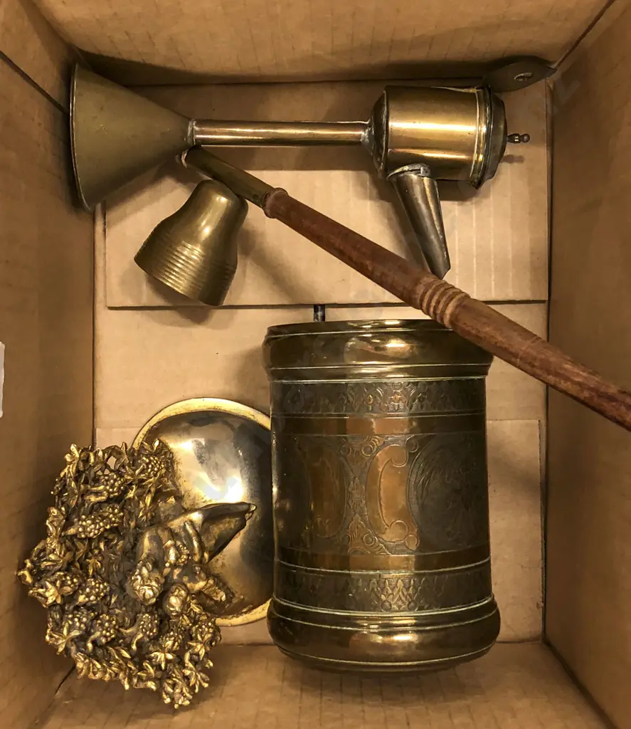 Small Quantity of Brassware incl Desk Weight & Lamp Image 1++