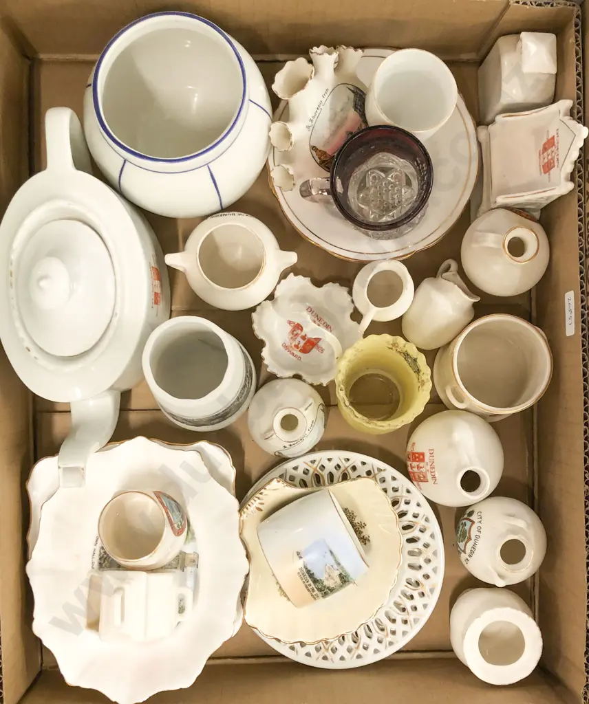 Small Box Assorted Crested & Commemorative China Image 1++