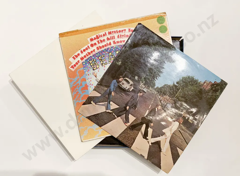 The Beatles Collection Box Together With Assorted Beatles and Paul McCartney Records Image 1++