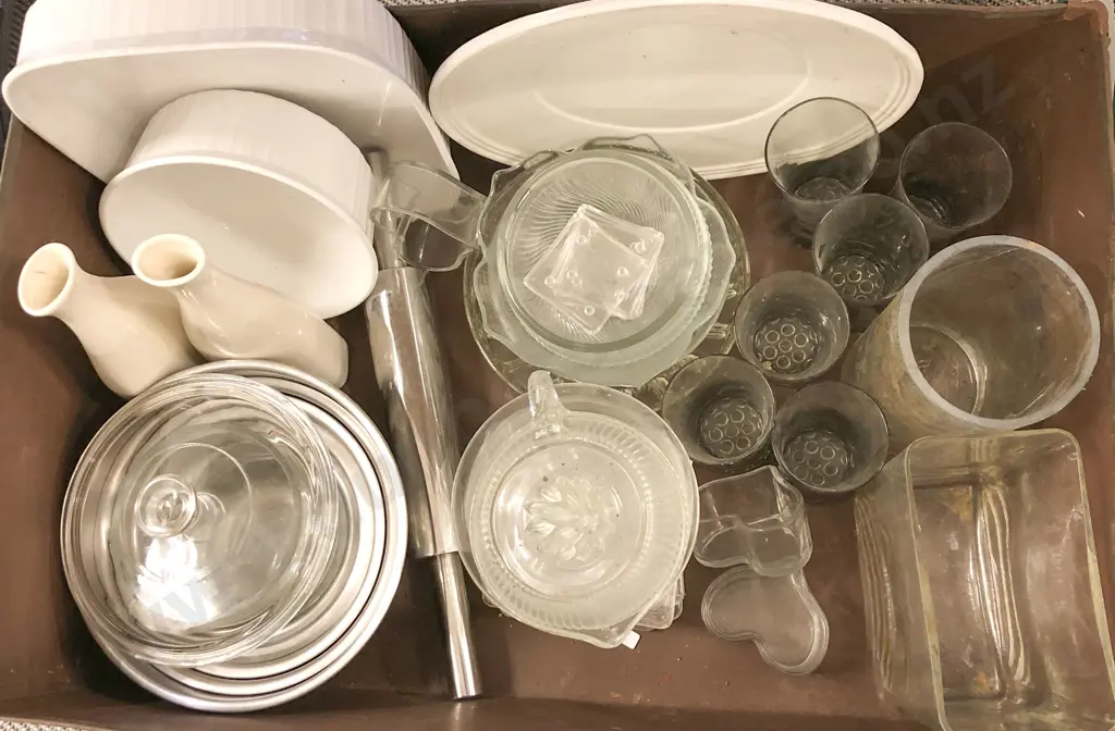 Large Quantity of Assorted Glassware & Kitchenware etc Image 1++