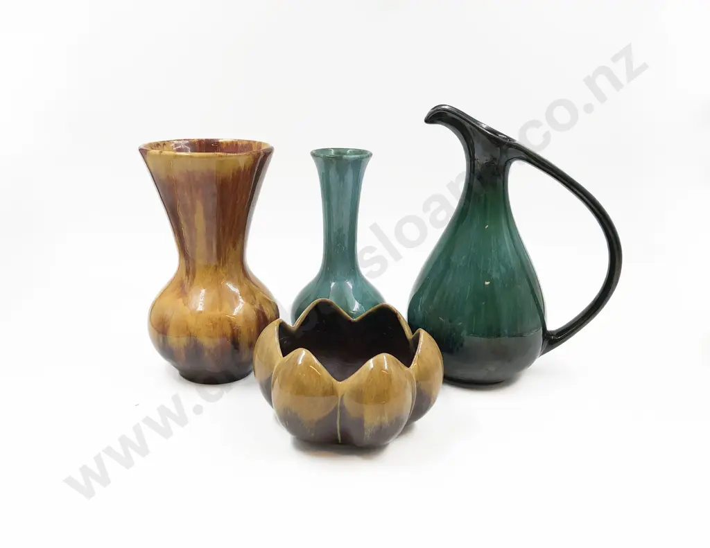 Blue Mountain Jug & Three Vases Image 1++