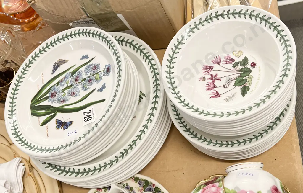 Portmeirion 'The Botanic Garden' Part Dinner Set Image 1++
