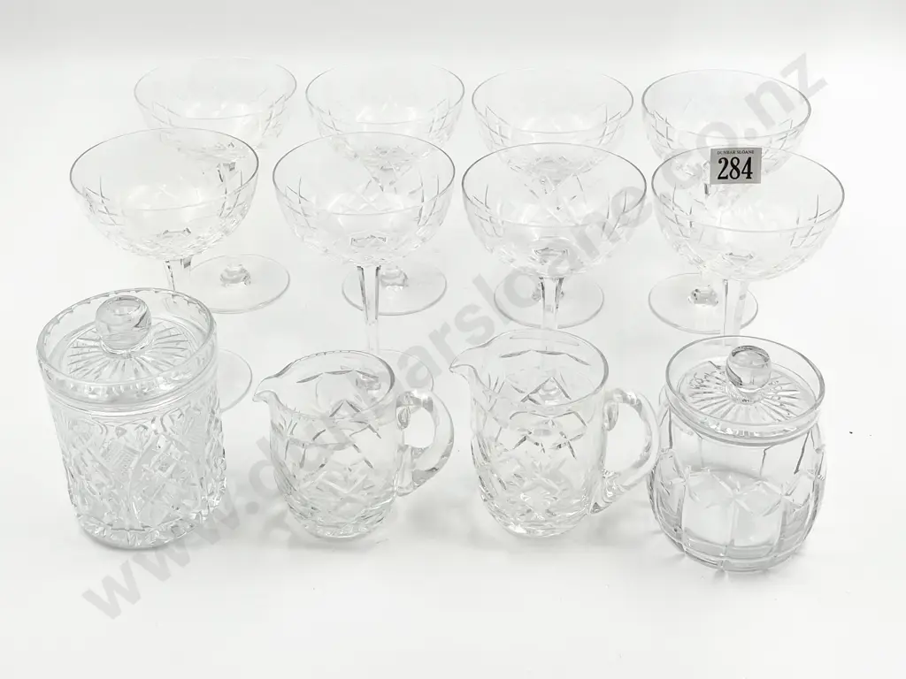 Small Quantity of Assorted Crystal & Glassware Image 1++