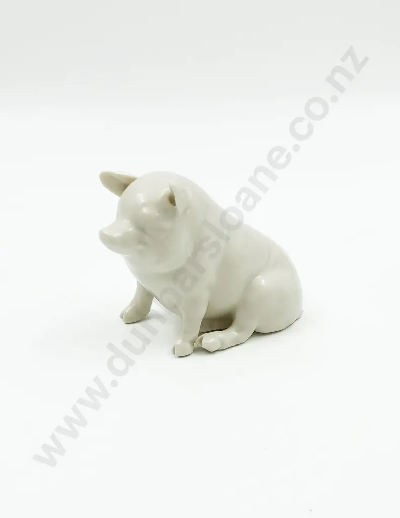 Belleek Seated Pig Image 1++