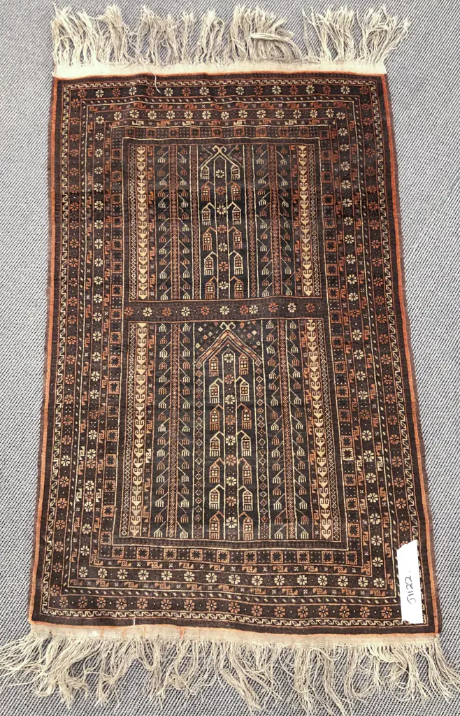 Persian Prayer Rug Image 1++