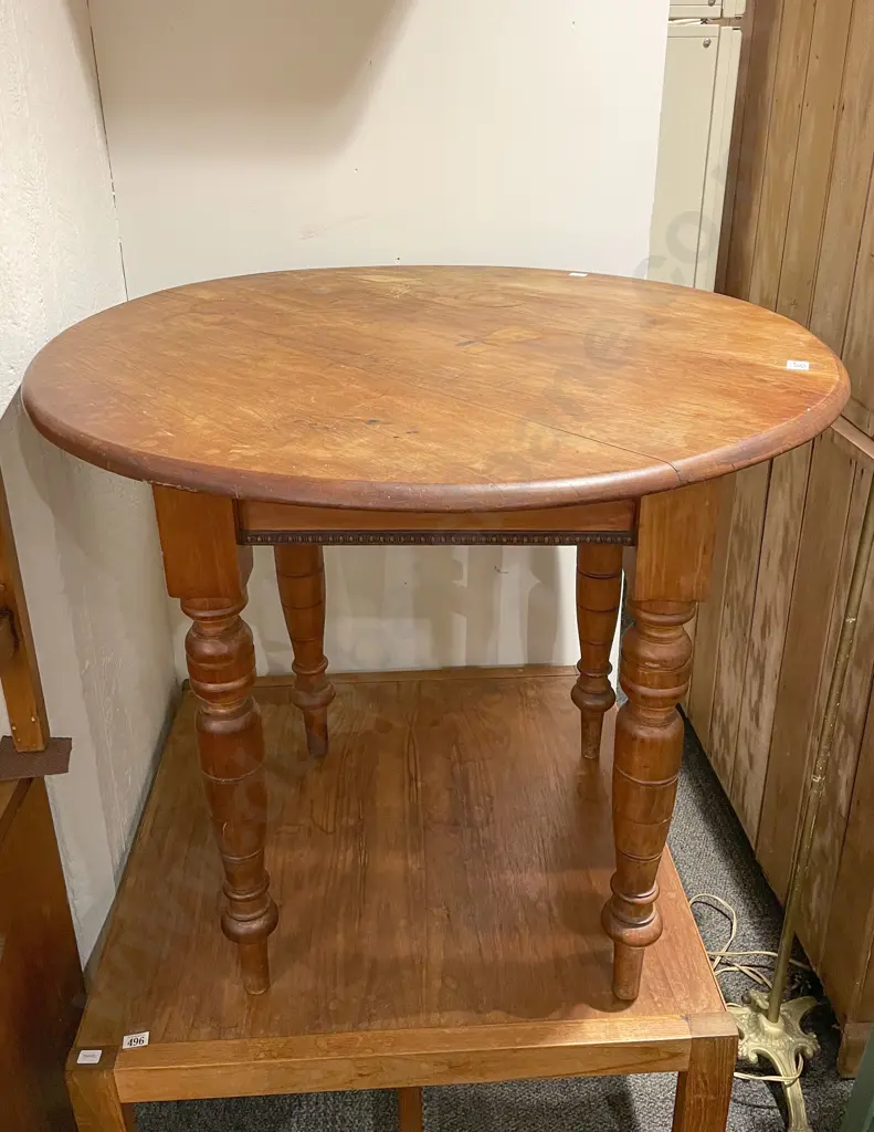 Colonial Plant Stand and Small Circular Dining Table Image 1++