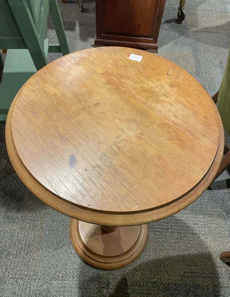 Colonial Plant Stand and Small Circular Dining Table Image 1++