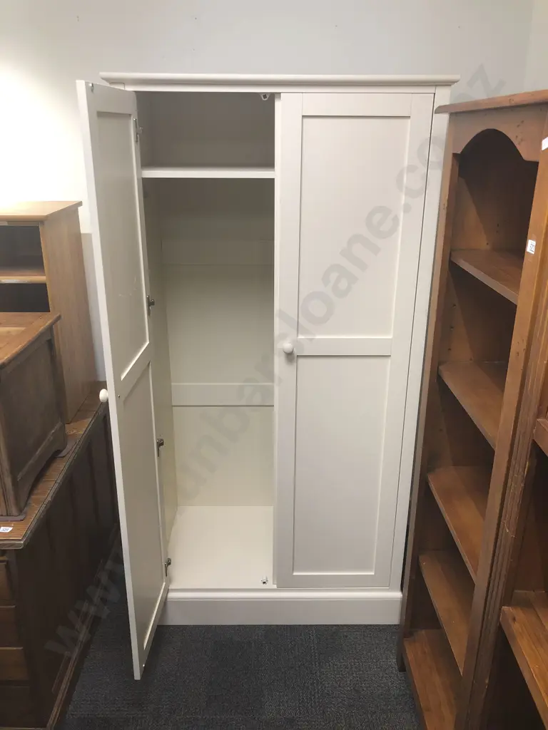 Modern Three Piece Bedroom Suite Image 1++