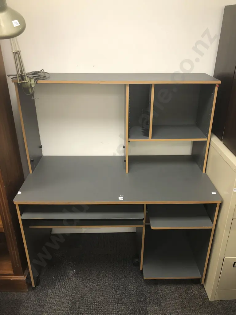 Modern Office Desk & Chair Image 1++