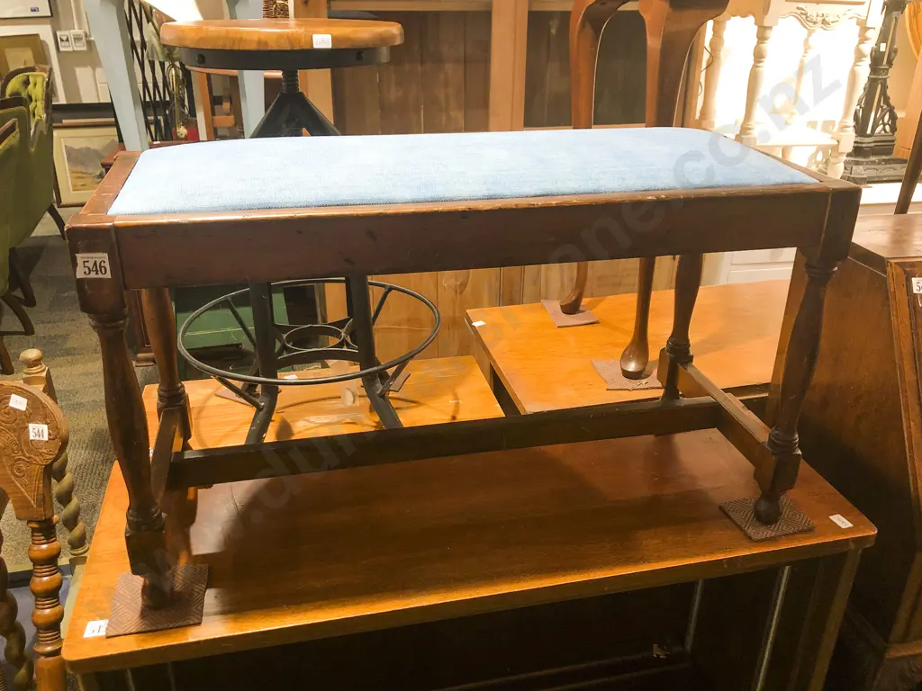Piano Stool Image 1++