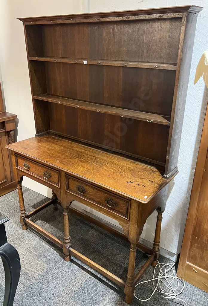 18th Century Style Oak Welsh Dresser of Neat Proportions Image 1++