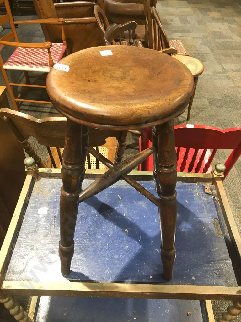 Oak Stool Image 1++