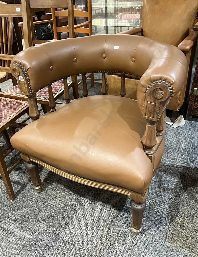 Vict Leather Club Chair Image 1++