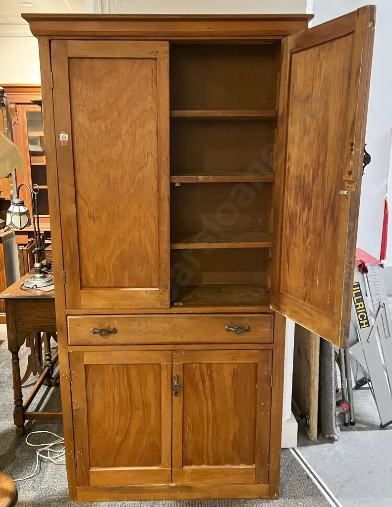 Vintage Kitchen Cupboard Image 1++