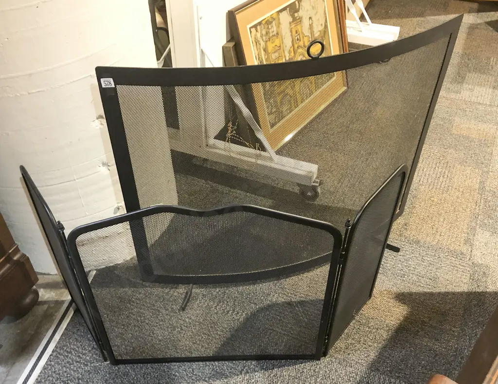 Two Mesh Fire Screens Image 1++