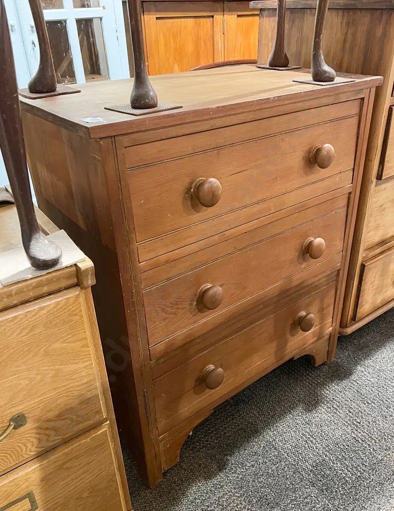 Small Chest of Drawers Image 1++
