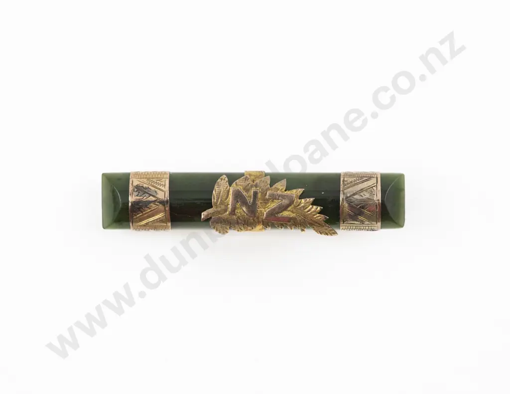 Vintage Boxed 9ct Mounted Greenstone Bar Brooch Image 1++